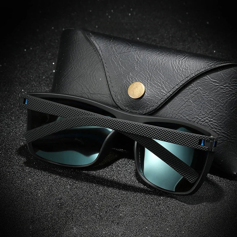 Óculos de Sol Masculino UV+ Anti Reflexo em Policarbonato - Trianom óculos pretoóculos para sairóculos masculinoóculos lentes coloridasóculosUV+Proteção UVPolarizadooculos Resistente a riscosoculos de soloculos Anti-reflexolentes uvlentes transitionsLentes de policarbonatoENVIO EXPRESSO ⚡