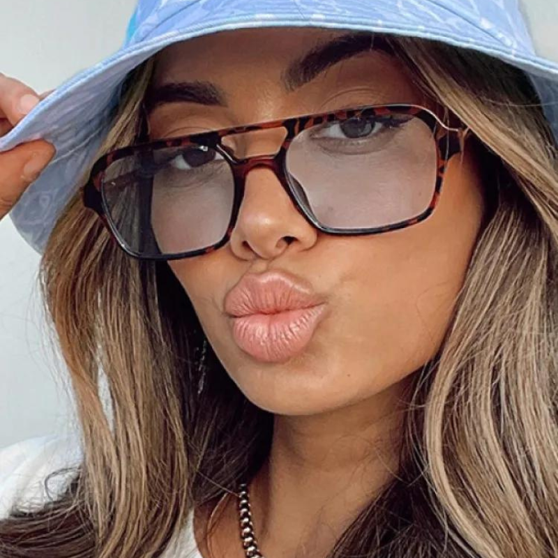Óculos de Sol UV+ Feminino Retro Lente Quadrada - Guesty óculos vintageóculos retrôóculos para sairóculos modernoóculos lentes coloridasóculos lente quadradaóculos femininoóculos de aluminioóculosuv400UV+Proteção UVPolarizadooculos Resistente a riscosoculos de soloculos Anti-reflexolentes uvLentes de policarbonato