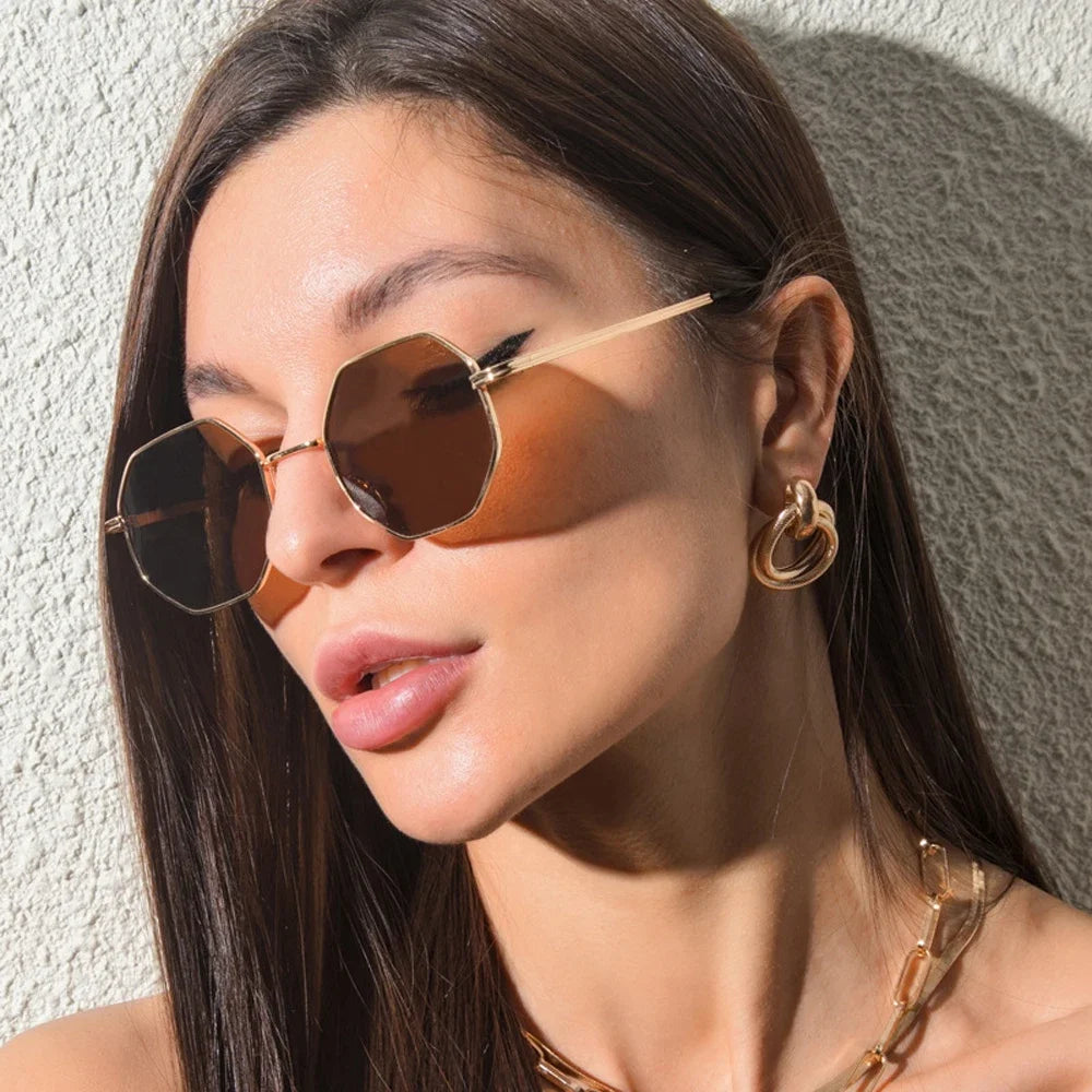 Óculos de Sol UV+ Octagonal de Metal com Armação Fina - Heigh óculos vintageóculos para sairóculos octagonalóculos femininoóculos fashionistaóculos douradoóculos de verãoóculos de passeioóculos de metalóculos de luxoóculos clássicoóculosuv400UV+Proteção UVPolarizadooculos Resistente a riscosoculos de soloculos Anti-reflexolentes u