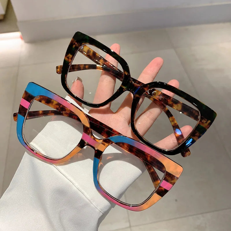 óculos vintageóculos retrôóculos quadradoóculos para leituraóculos modernoóculos leveóculos futuristaóculos femininoóculos fashionistaóculos de verãoóculos de luxoóculos de grauóculos coloridoóculos armação grossaóculosoculos Resistente a riscosoculos Anti-reflexo5.0 AVALIAÇÕES