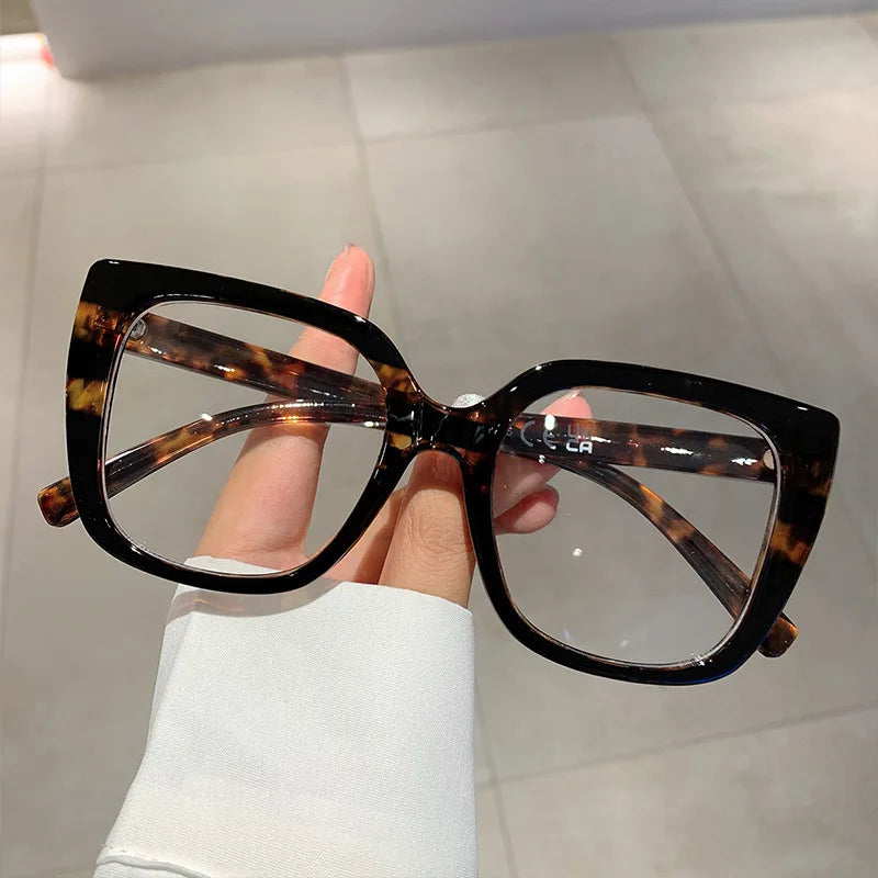 óculos vintageóculos retrôóculos quadradoóculos para leituraóculos modernoóculos leveóculos futuristaóculos femininoóculos fashionistaóculos de verãoóculos de luxoóculos de grauóculos coloridoóculos armação grossaóculosoculos Resistente a riscosoculos Anti-reflexo5.0 AVALIAÇÕES