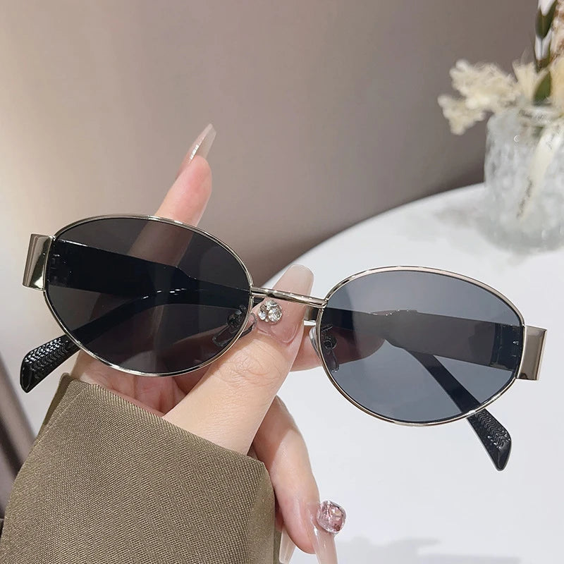 Óculos de Sol UV+ Clássico de Metal Víntage Lentes Ovais - Glamourz óculos vintageóculos retrôóculos pretoóculos para sairóculos ovalóculos lente escuraóculos fashionistaóculos de verãoóculos de passeioóculos de luxoóculos clássicoóculosuv400UV+Proteção UVPolarizadooculos Resistente a riscosoculos de soloculos Anti-reflexolentes uv
